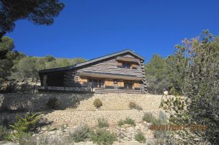 Maison à Xixona. Se vende chalet en jijona