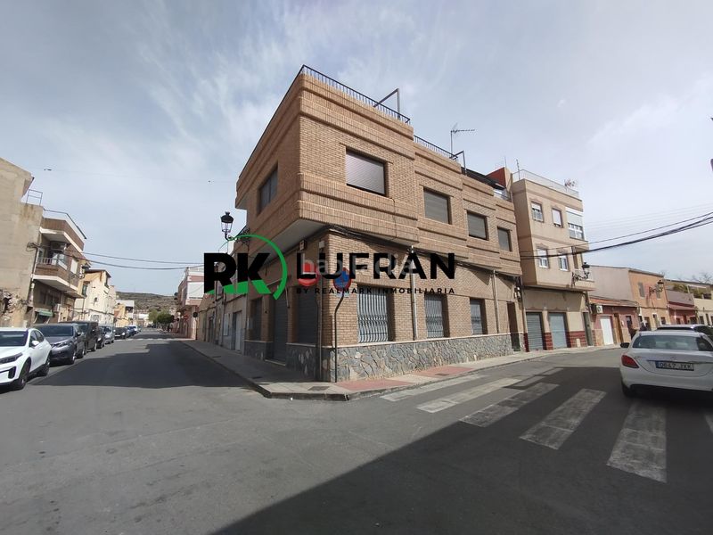 Foto 3dd56cc4-a098-4465-8d2c-1e8362e68bf5. Casa amb aparcament a San Crispín-Huerta Nueva-Estación Elda