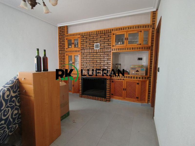 Foto a6aaa7b5-d6f9-45a9-bfc7-87a03c352ee8. Casa amb aparcament a San Crispín-Huerta Nueva-Estación Elda