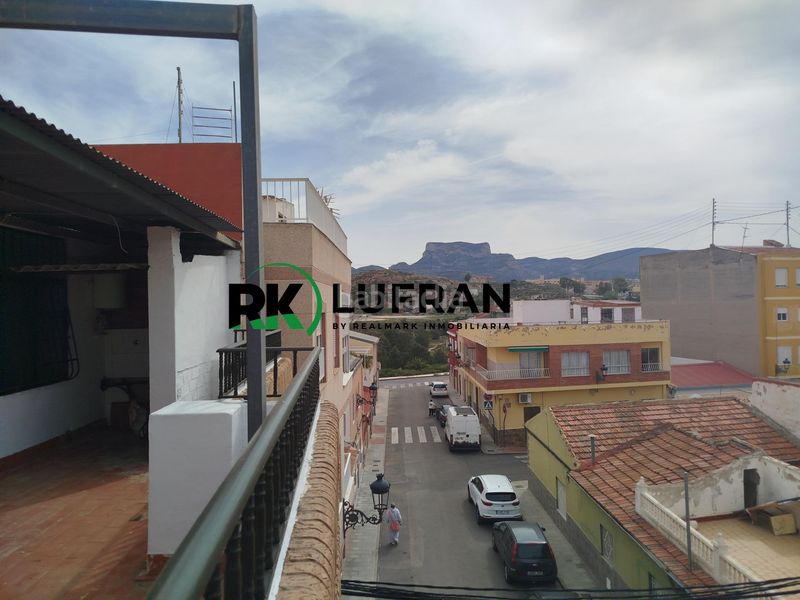 Foto e237198f-ab55-439e-b585-fb5f7e8a00be. Casa amb aparcament a San Crispín-Huerta Nueva-Estación Elda