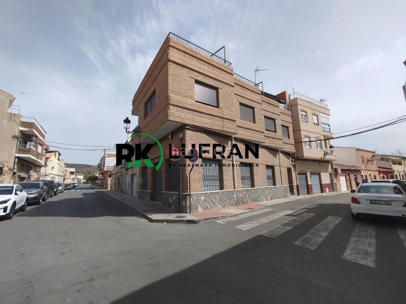 Foto ec47876d-ea8e-45ea-9d15-a5249263596e. Casa amb aparcament a San Crispín-Huerta Nueva-Estación Elda