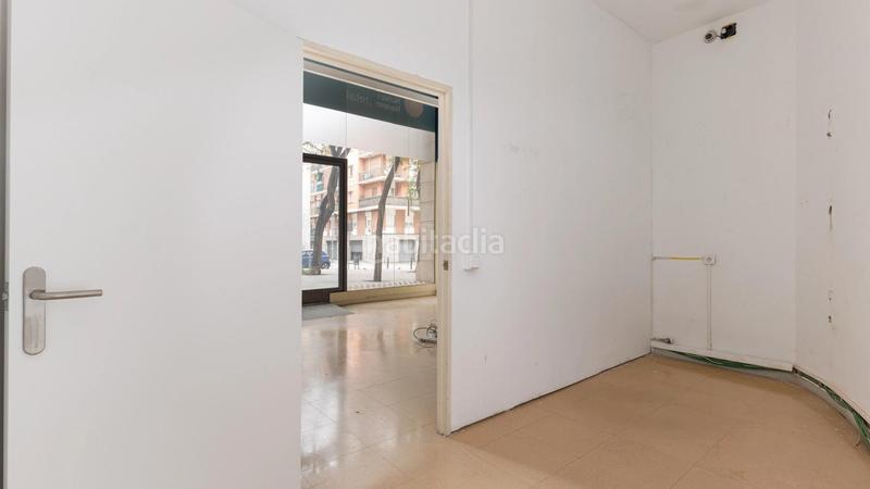 Foto 97bd3609-7a75-4bee-a1df-9fd5ce2aa1b7. Alquiler local comercial amplio local en dos plantas en Barcelona