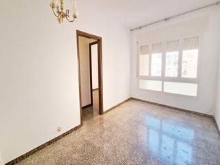 Piso en Carrer d'entena 74. Metro l5 entenza  estado a reformar
