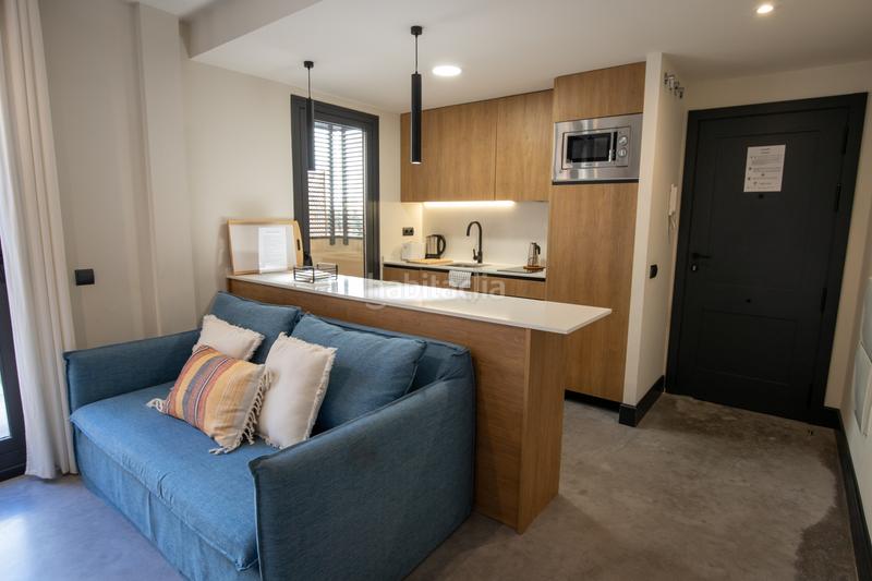 Foto c06a4340-4f58-4a28-ab01-60be1be93084. Alquiler piso apartamento con jardín y parking en Madrid