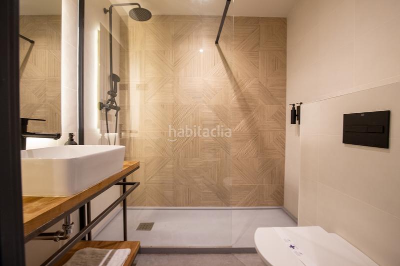 Foto f9075074-92e2-4e38-bb7a-69ea422af2fb. Alquiler piso apartamento con jardín y parking en Madrid