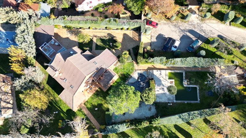 Foto b1e93788-efa1-4337-a7b0-64184355fadc. Chalet con camino riscaldamento parcheggio piscina in Rozas de Madrid (Las)