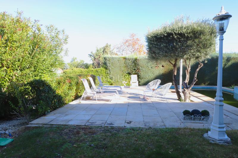 Foto db6dd798-ab79-4e8f-ad0e-39175df66091. Chalet con camino riscaldamento parcheggio piscina in Rozas de Madrid (Las)