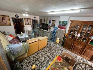 Haus in San Pedro de Alcántara Pueblo. Casa de pueblo  centro