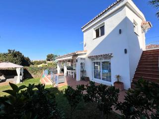 Chalet à Nueva Alcántara. Coqueto chalet independiente cerca de playas y campo de golf en