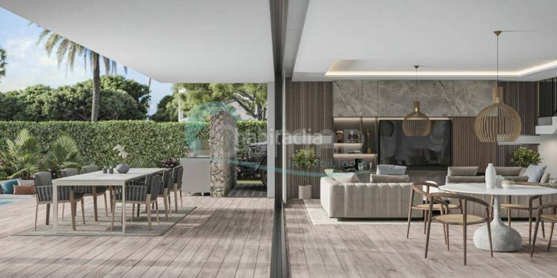 Foto e6d45e25-0850-4f12-a0a5-55cf9c00bb32. Chalet with parking in Cancelada Estepona