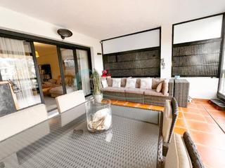 Appartement à Nueva Alcántara. Exclusivo pios con gran terraza en zona privilegiada de san pedr