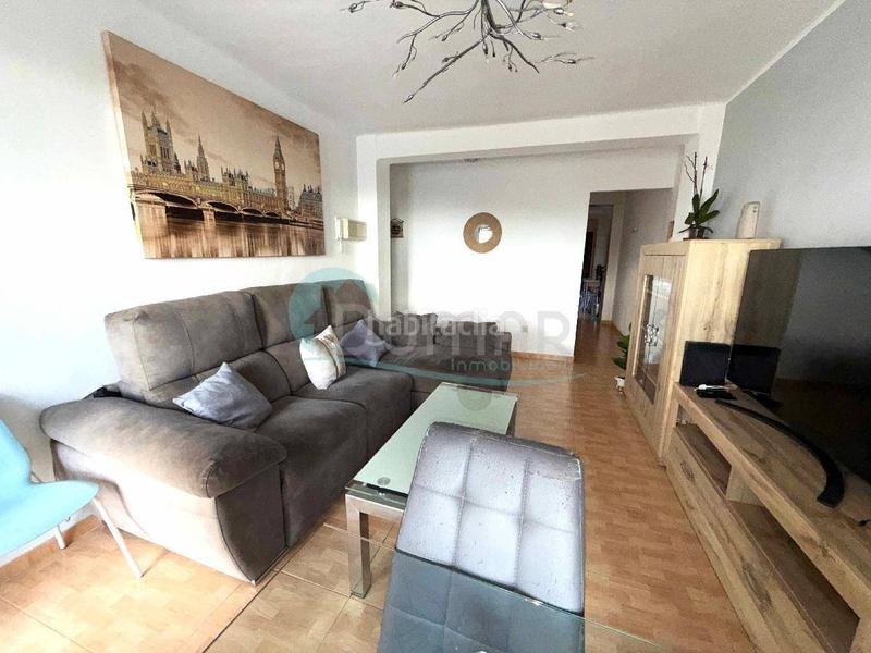 Foto b7e925f5-443a-420c-86e8-cbcb4db5fe07. Piso  con terraza y trastero en el centro de san pedro alcántara ideal para vivir o invertir en Marbella