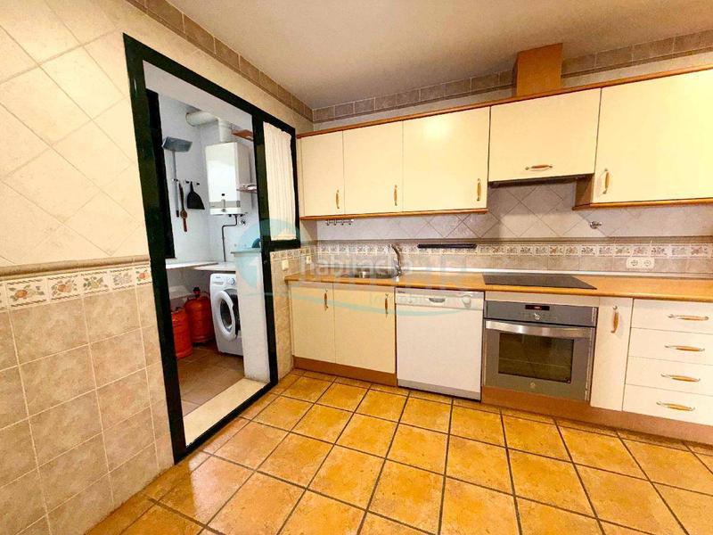 Foto 2378d849-960e-44a0-a001-1cb25963397b. Piso oportunidad única en san pedro alcántara! piso de 2 habitaciones con terraza, piscina y garaje en Marbella