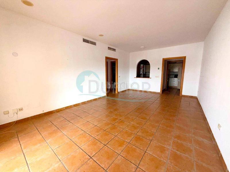 Foto d78962b8-0e3d-4709-ad8f-4518b74e0bdc. Piso oportunidad única en san pedro alcántara! piso de 2 habitaciones con terraza, piscina y garaje en Marbella