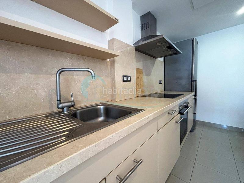Foto 3c220739-3a2a-47d4-a208-ebf248b1f250. Chalet  adosado en urbanización privada entre san pedro y en Estepona