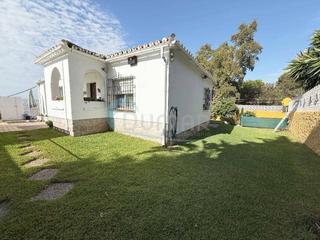 Xalet en Ro Real. Inversin exclusiva frente al mar en marbella  visibilidad mxim