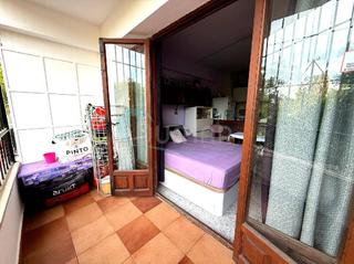 Edificio en Las Brisas. Estudio con terraza en nueva andalucía, a minutos de puerto banú