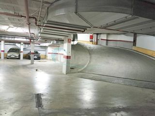 Aparcament cotxe en San Pedro de Alc�ntara Pueblo. Plaza de garaje en pleno centro  olv�date de buscar aparcamiento