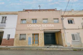 Pis  Sant isidre. Triplex en venta en el corazón de gavà