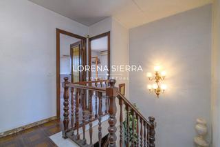 Maison à Sant joan 7. Casa única en el corazón de viladecans con local, varias terraza