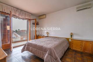 Casa a Sant joan 7. Casa única en el corazón de viladecans con local, varias terraza