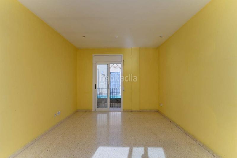 Foto eb07fd55-c00f-4687-8cdd-bbdcfc69ff68. Piso vive el centro con la comodidad de varias terrazas y toda la luz natural en Viladecans