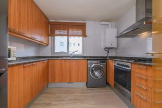 Pis a Centre. Piso con gran terraza, 3 habitaciones y trastero enorme en pleno