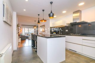 Pis  Riera sant llorenc. Piso reformado con piscina y parking en viladecans