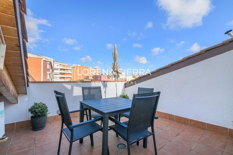 Foto 6071b2e4-9c47-4c9d-a18f-0a55b9f1fef2. Duplex con riscaldamento in Centre-Estació Gavà