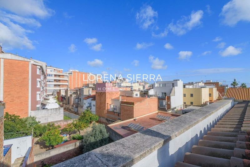 Foto eb4aad73-b7b3-4966-bf42-5a77425adbb7. Duplex con riscaldamento in Centre-Estació Gavà