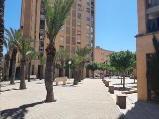 Appartement  N/a. Piso exterior de 3 dormitorios con terraza acristalada y ascenso