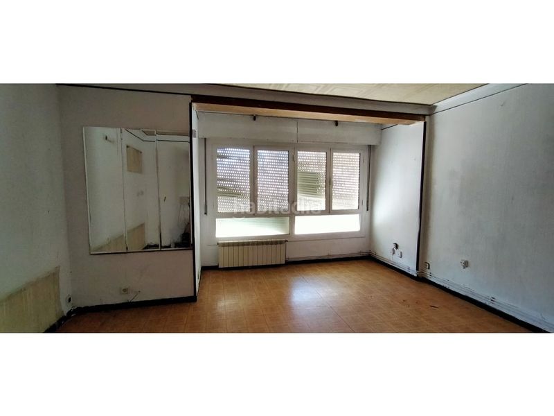 Foto 4d2f3edb-f615-48e3-afda-a940401eee8c. Pis a Santa Eugenia Girona