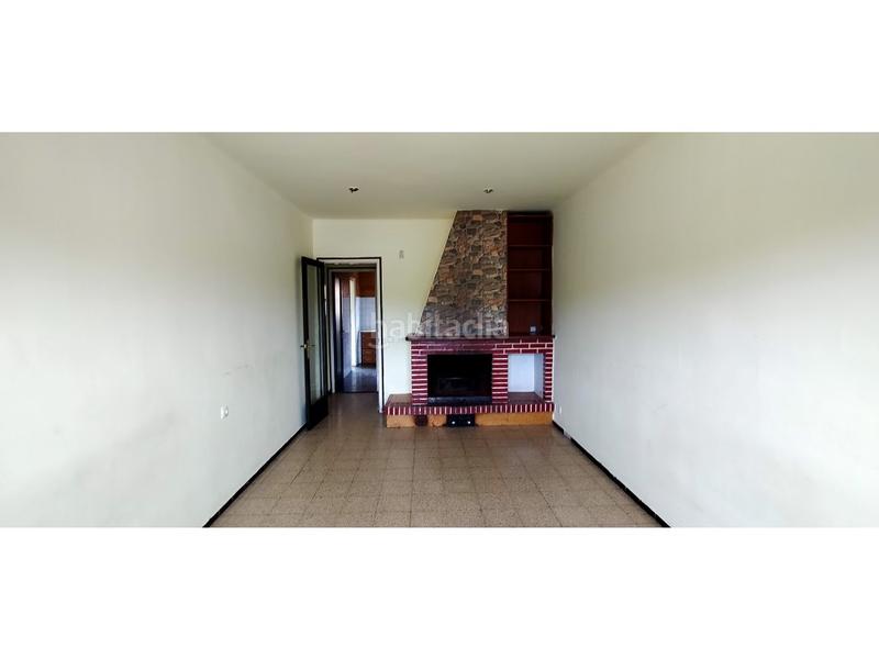 Foto ab69ea8c-3998-4866-bea4-5696acdb069e. Piso  en angles girona amplio y luminoso 3 habitaciones precio 100 x 100 financiado en Anglès