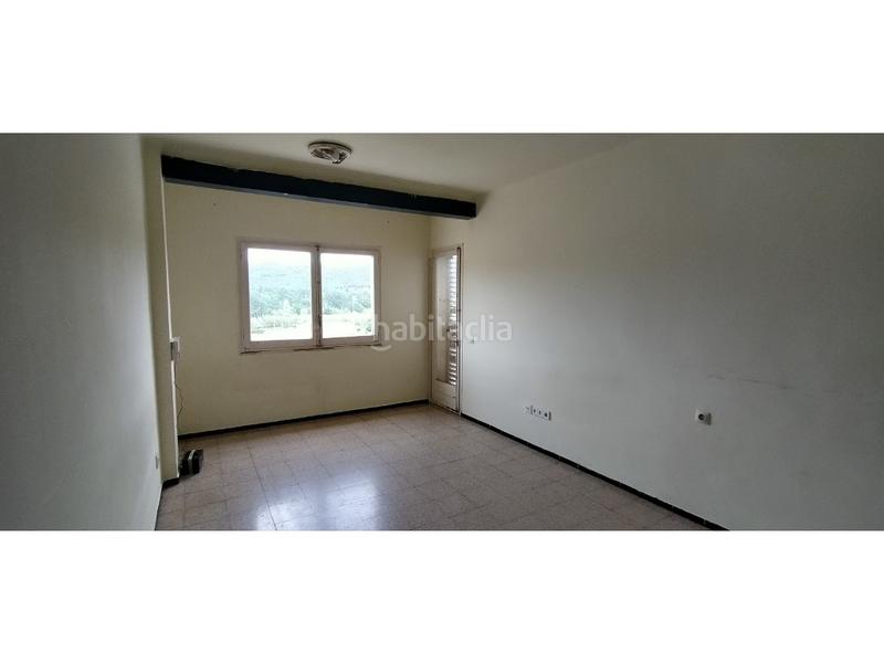 Foto bc6a9b56-5e03-4476-b153-da770f4737ff. Piso  en angles girona amplio y luminoso 3 habitaciones precio 100 x 100 financiado en Anglès