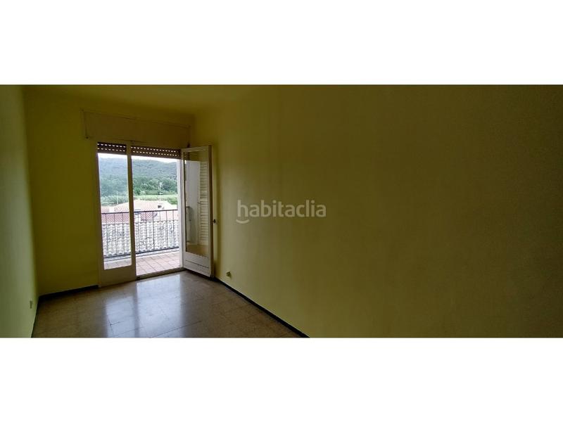 Foto d0da9ddf-e723-47e0-bb02-1058f9d9e421. Piso  en angles girona amplio y luminoso 3 habitaciones precio 100 x 100 financiado en Anglès