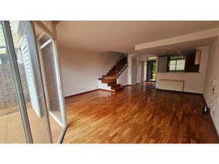 Semi detached house  N/a. Casa adosada en cabrils con 4 cuatro plantas y parkingfinanciaci