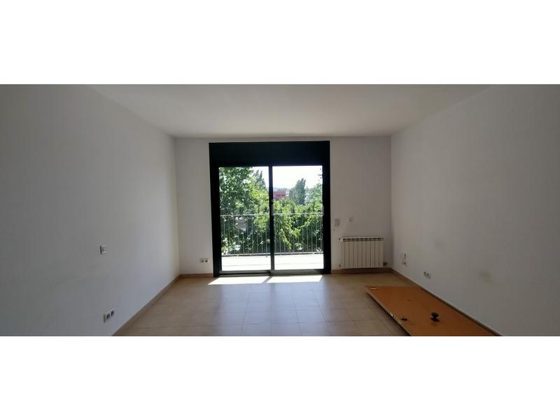 Foto 003f2645-33e7-4b85-a71f-c31fde5f6d29. Piso  con balcon terraza y parking en excelente estado para entrar ya 3 dormitorios dos baños financiación 100 del en Palafrugell