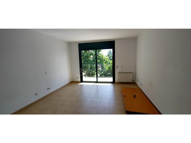 Foto 7892b042-1840-4c2a-8f75-f76aafcf21ca. Piso  con balcon terraza y parking en excelente estado para entrar ya 3 dormitorios dos baños financiación 100 del en Palafrugell