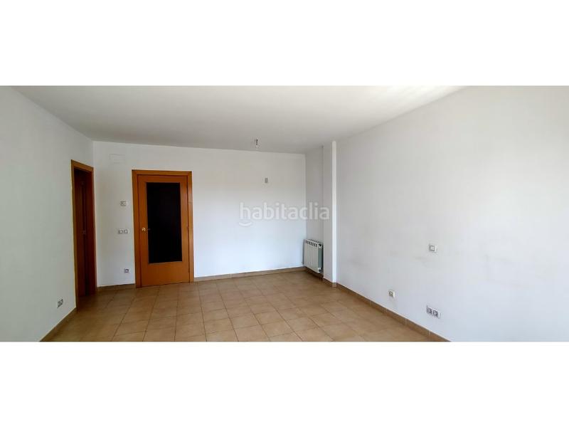 Foto c18d0710-fe29-41ea-aaf5-892202b16cfc. Piso  con balcon terraza y parking en excelente estado para entrar ya 3 dormitorios dos baños financiación 100 del en Palafrugell