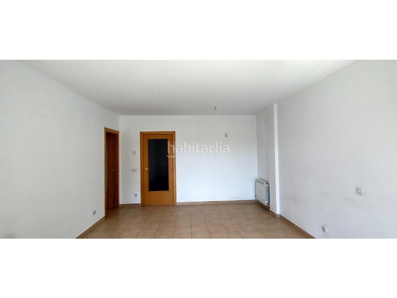 Foto ecf9d65b-c076-4a40-9e5c-c6ca4f6ee692. Piso  con balcon terraza y parking en excelente estado para entrar ya 3 dormitorios dos baños financiación 100 del en Palafrugell