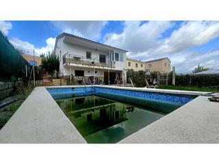 Chalet  N/a. Casa en masquefabarcelona con piscina y garage  financiacion ban