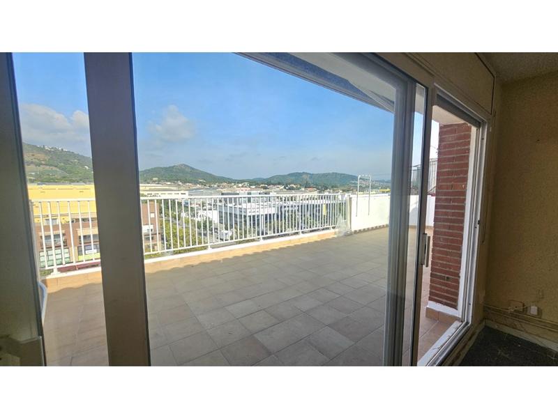 Foto 7ae29bcd-90b5-4415-90c6-ffdcce87e7f2. Àtic a Poblenou Pineda de Mar