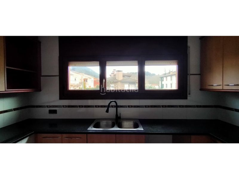 Foto 1332d6de-8847-4f44-87c9-d386b74dc246. Casa con parcheggio in Olot