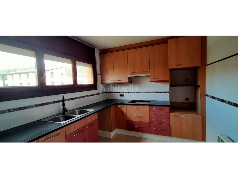 Foto a4cf946d-576e-4b55-afc7-114d2100a520. Casa con parcheggio in Olot