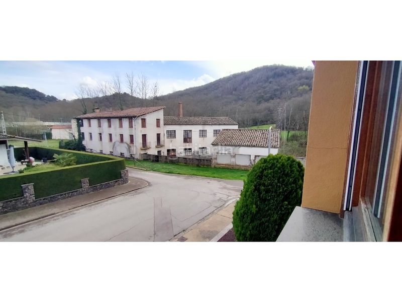Foto d2f7d332-9bb5-4eb1-af21-730903a5d1ff. Casa con parcheggio in Olot