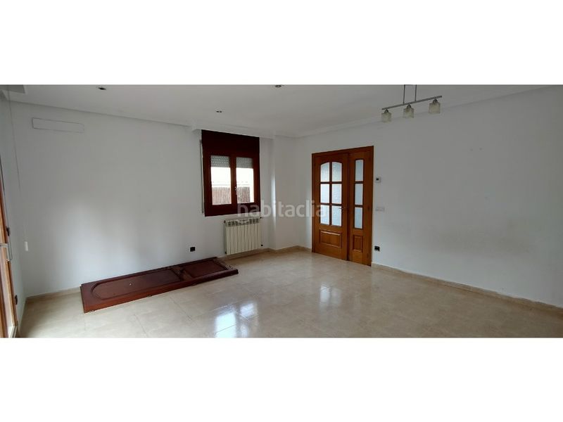 Foto fdd52217-fb5a-4902-8cd0-97b7f8415905. Casa con parcheggio in Olot