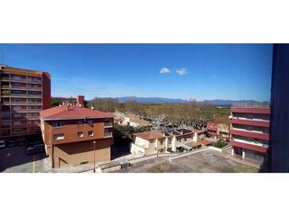 Appartamento  Calle port lligat. Amplio piso en venta en figueres  4 habitaciones  2 baños  terra