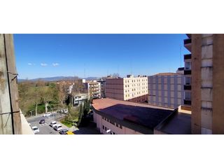 Appartamento  Calle port lligat. Amplio piso en venta en figueres  4 habitaciones  2 baños  terra