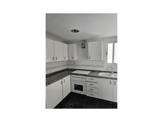 Etagenwohnung  Passatge 25 d´abril. Amplia piso luminoso y con plaza de garaje! en alaquas