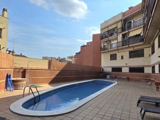Duplex  Avenida estatut. Amplio duplex con piscina comunitaria en rubifinanciación bancar
